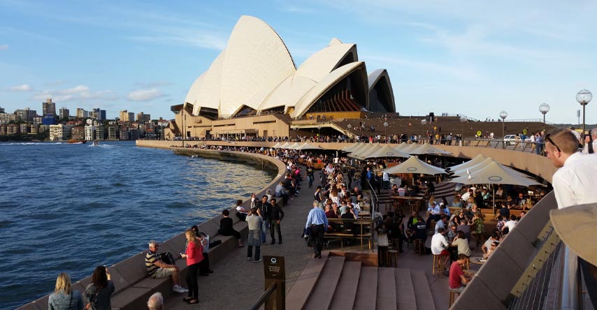 Pessoas ao redor do Sydney Opera House