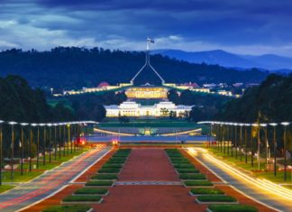 Austrália atualiza regras de imigração que afetarão estudantes em 2024! Foto panorâmica da cidade de Canberra